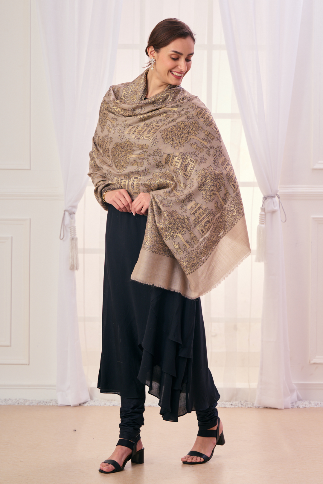 Women's ultra Fine  Darbar jaal Kaani Shawl