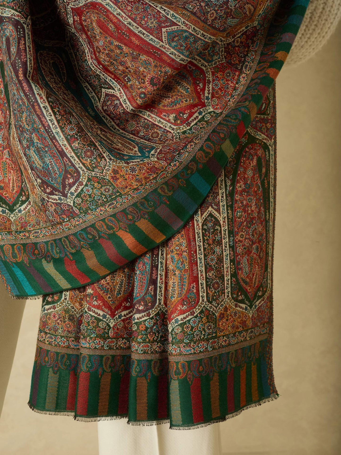 Hayat Paisley Daur Kani Shawl – Meadow Green