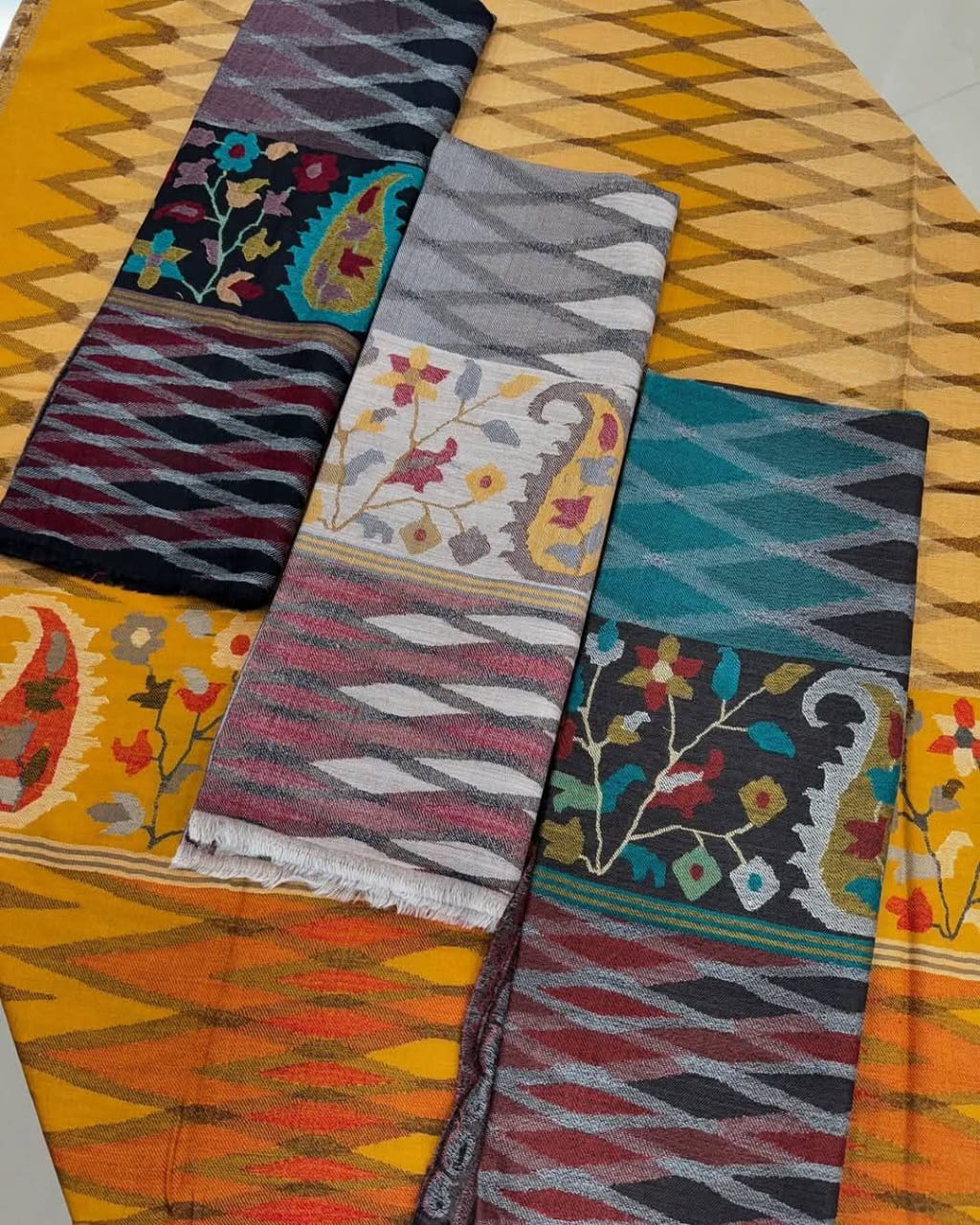 Premium Quality ultra Fine 120 Count ikkat Design Kani weaving palla Stoles