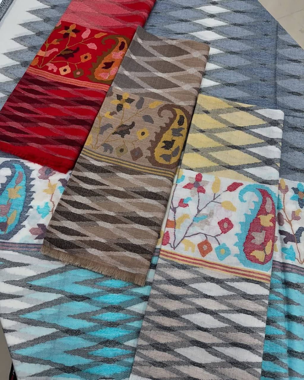 Premium Quality ultra Fine 120 Count ikkat Design Kani weaving palla Stoles